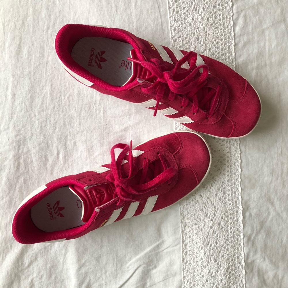 Adidas sneakers gazelle magenta size 8 women’s